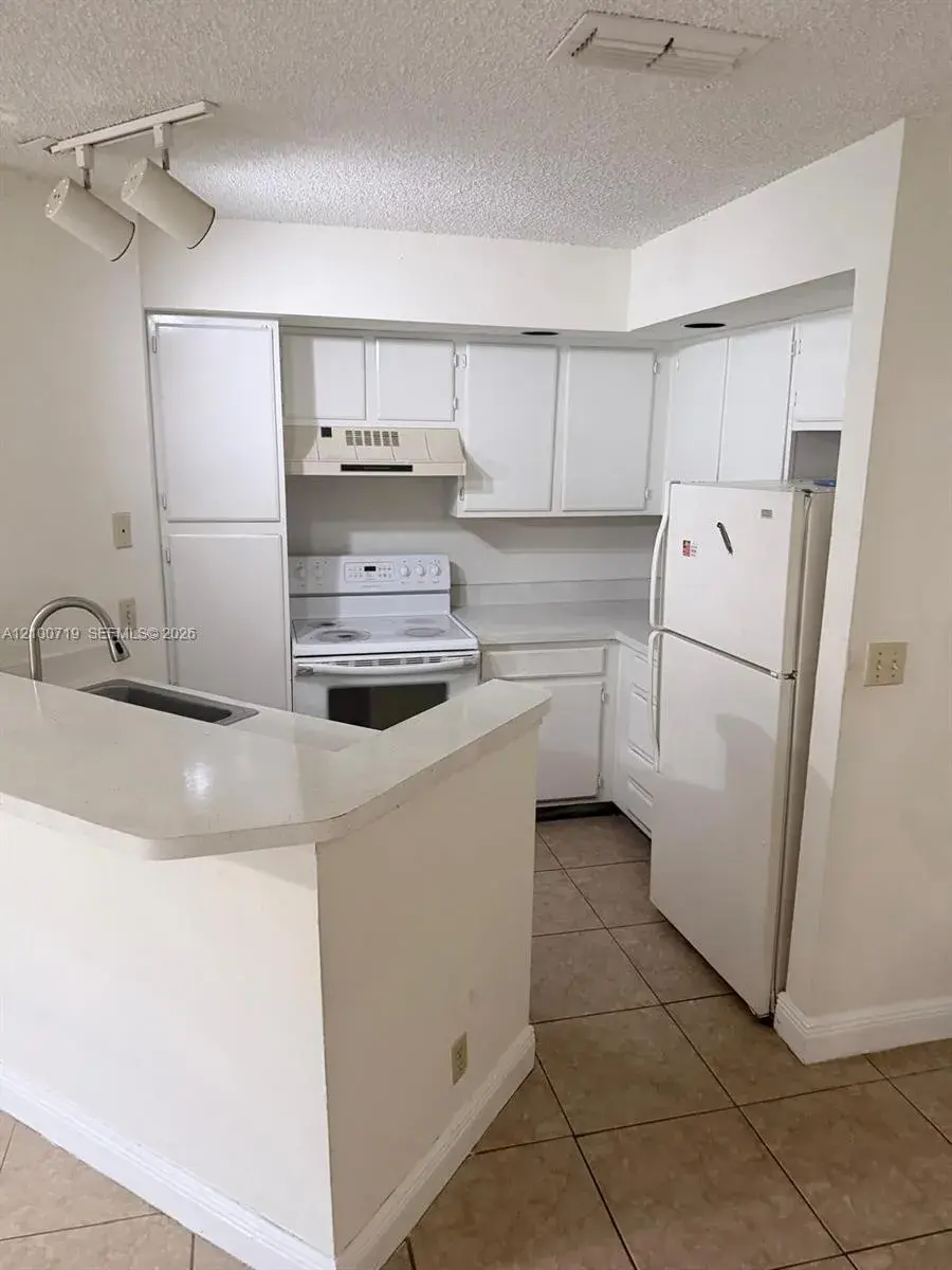 3450 N Pinewalk Dr N # 424, Margate FL 33063