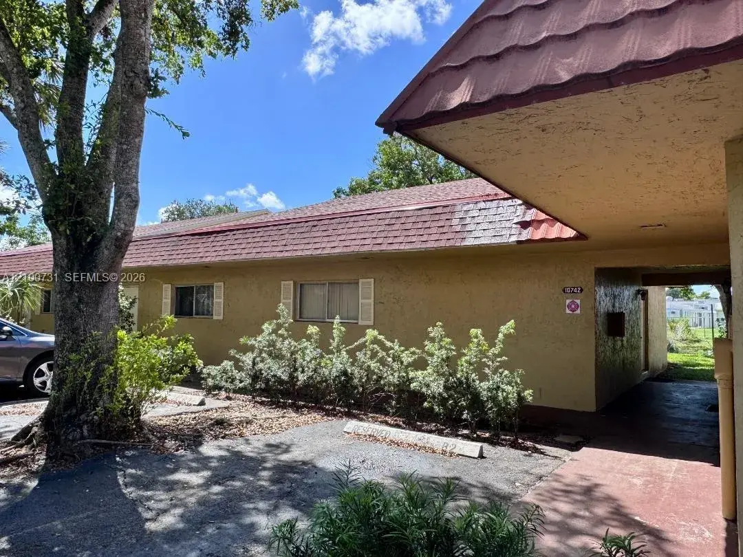 1 bedroom 1 bath Residential for sale at 10742 La Placida Dr # B1, Coral Springs FL 33065