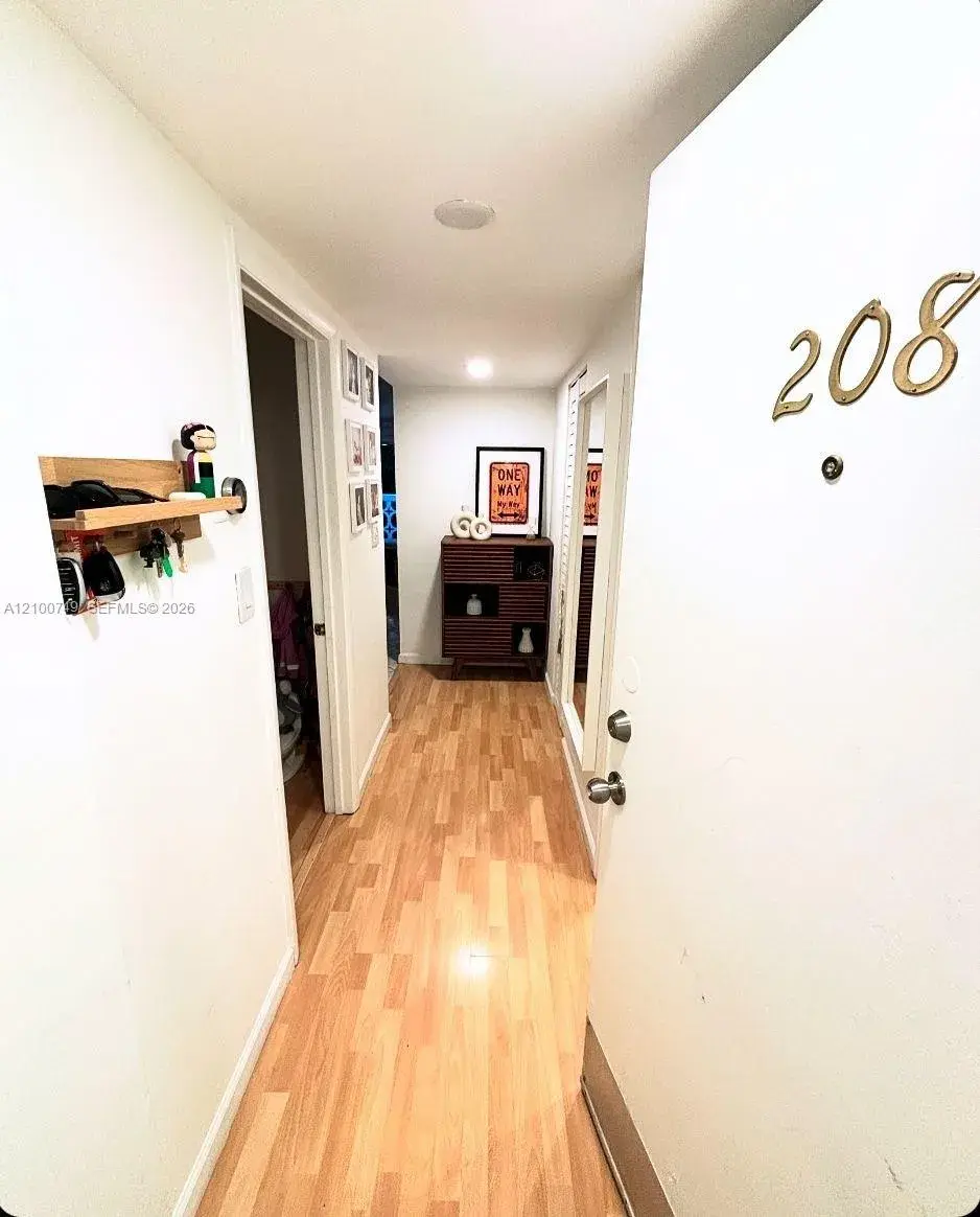 2 bedroom 2 bath Residential for sale at 1020 Meridian Ave # 208, Miami Beach FL 33139