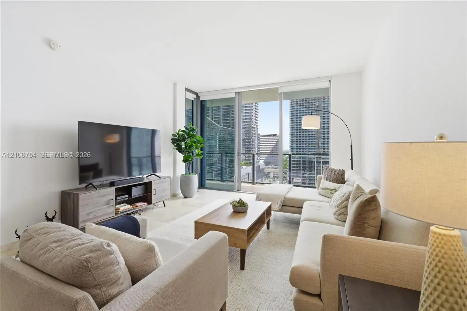 1 bedroom 1 bath Residential for sale at 68 SE 6th St # 1106, Miami FL 33131