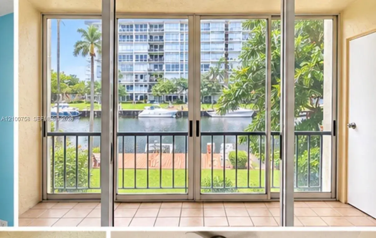 2 bedroom 2 bath Residential for sale at 777 S Federal Hwy # 206F, Pompano Beach FL 33062