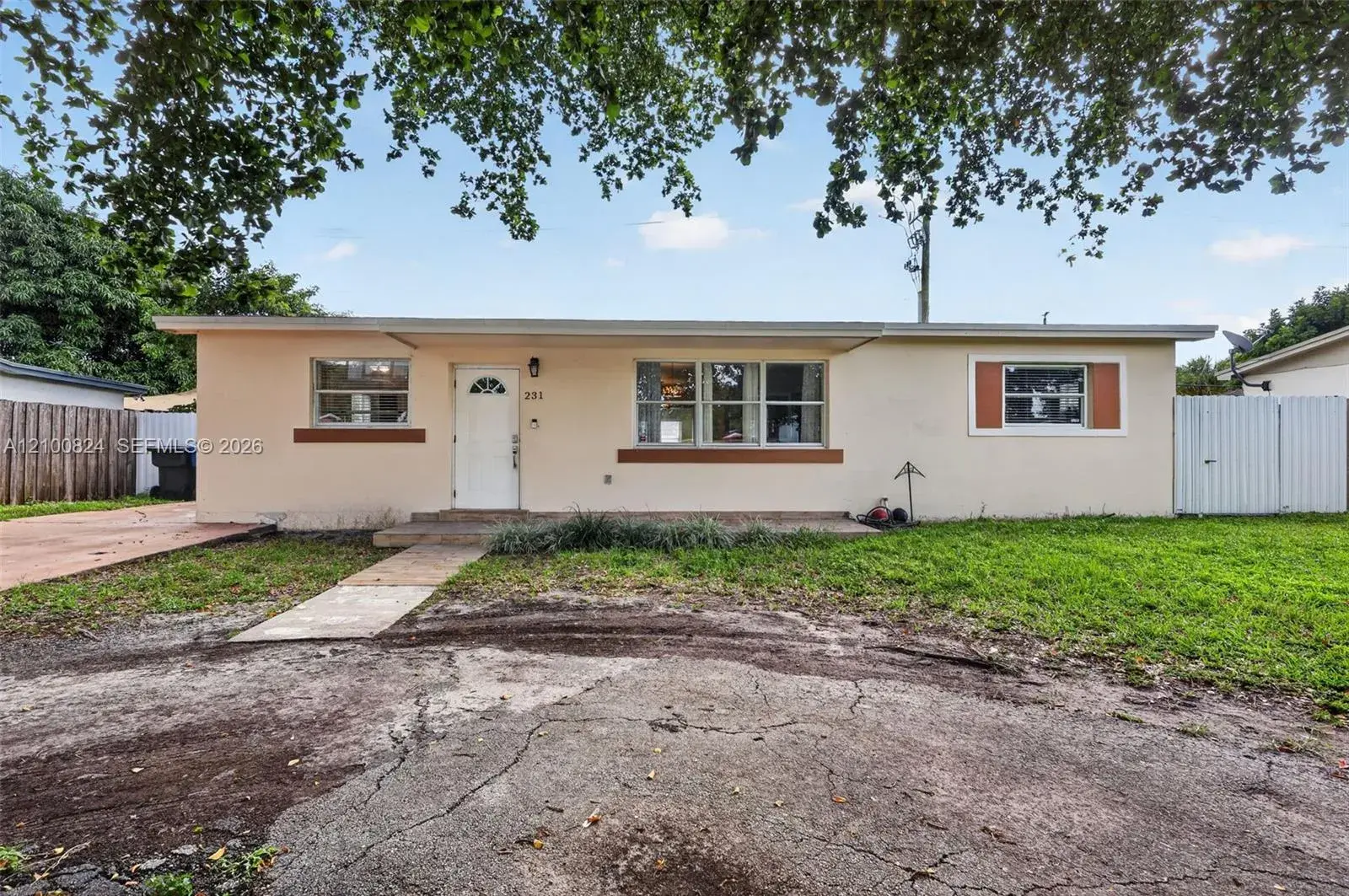 3 bedroom 2 bath Residential for sale at 231 N 65th Ter, Hollywood FL 33024