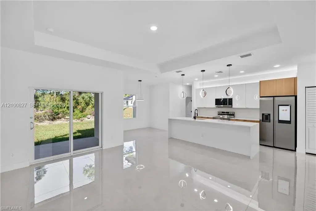 820 S DUDLEY AVE, Lehigh Acres FL 33974