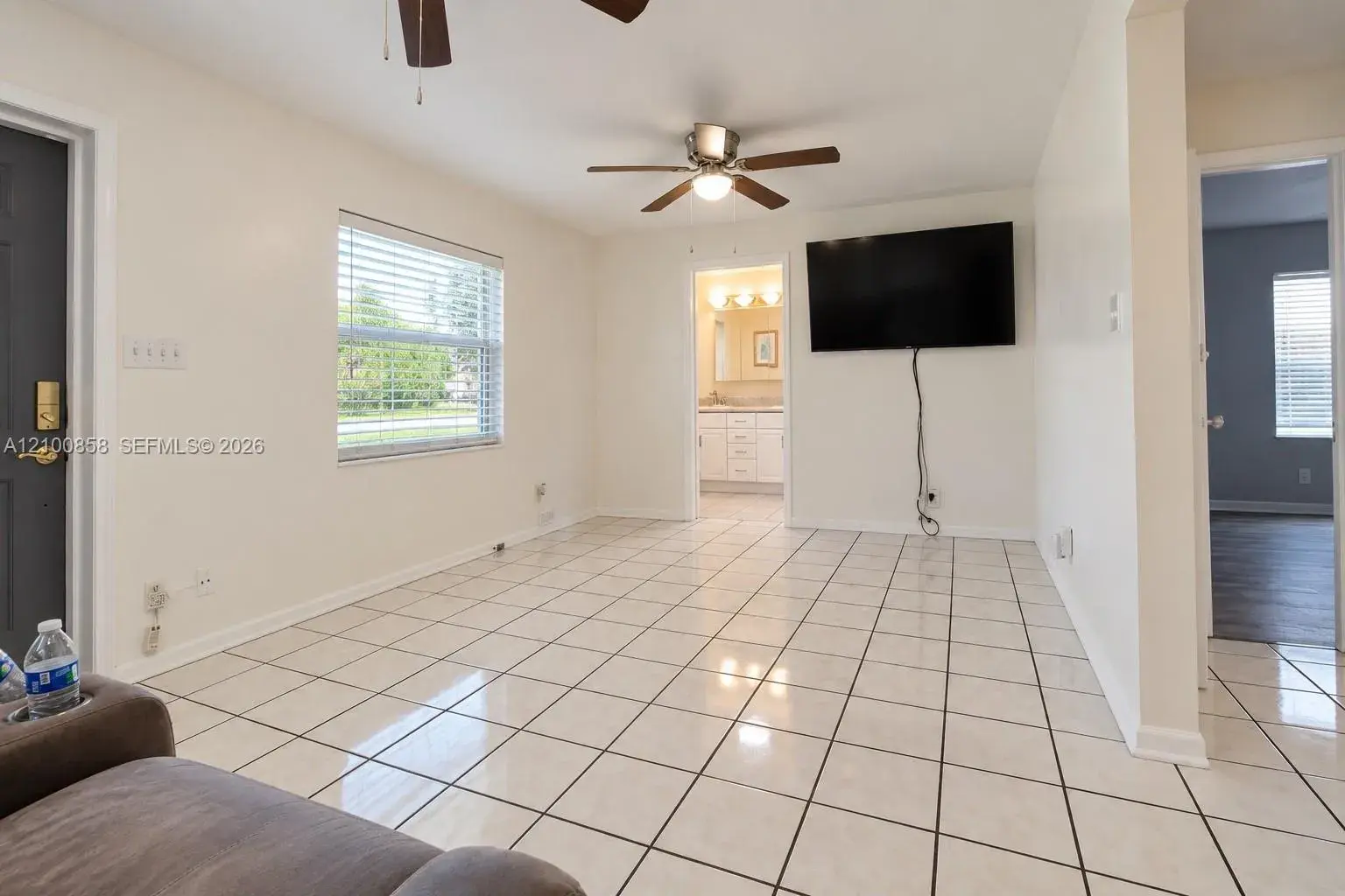6331 Taylor St, Hollywood FL 33024