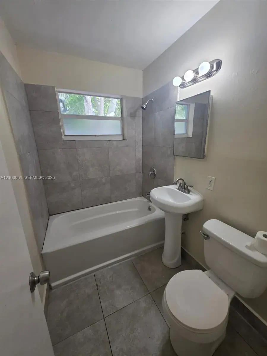 1105 SW 15th Ter # 4, Fort Lauderdale FL 33312