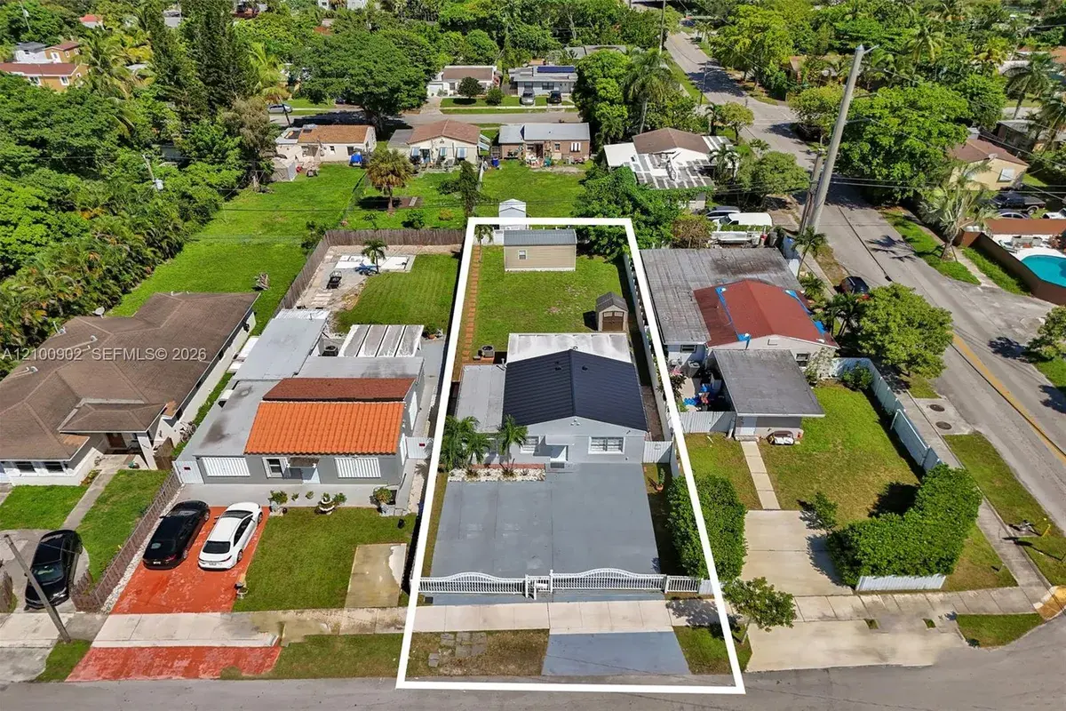 2405 Funston, Hollywood FL 33020