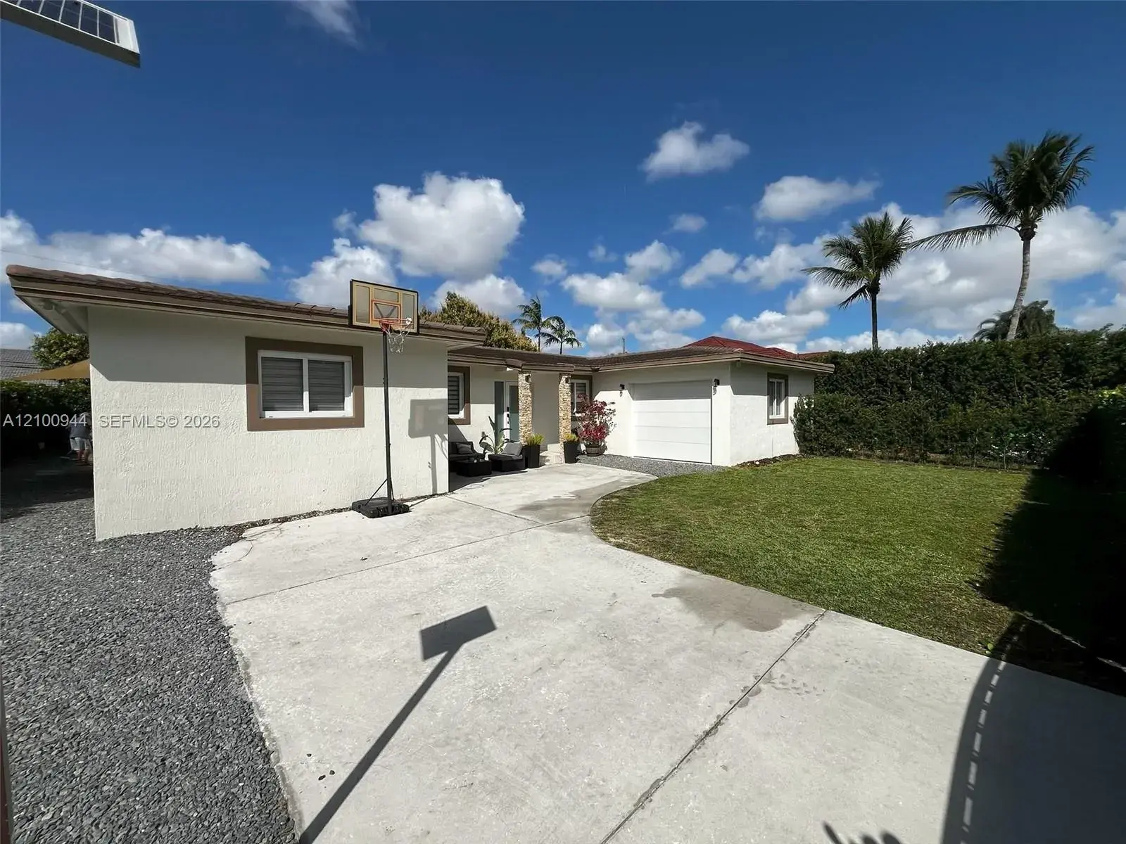 4 bedroom 4 bath Residential for sale at 9975 NW 27th Ter, Doral FL 33172