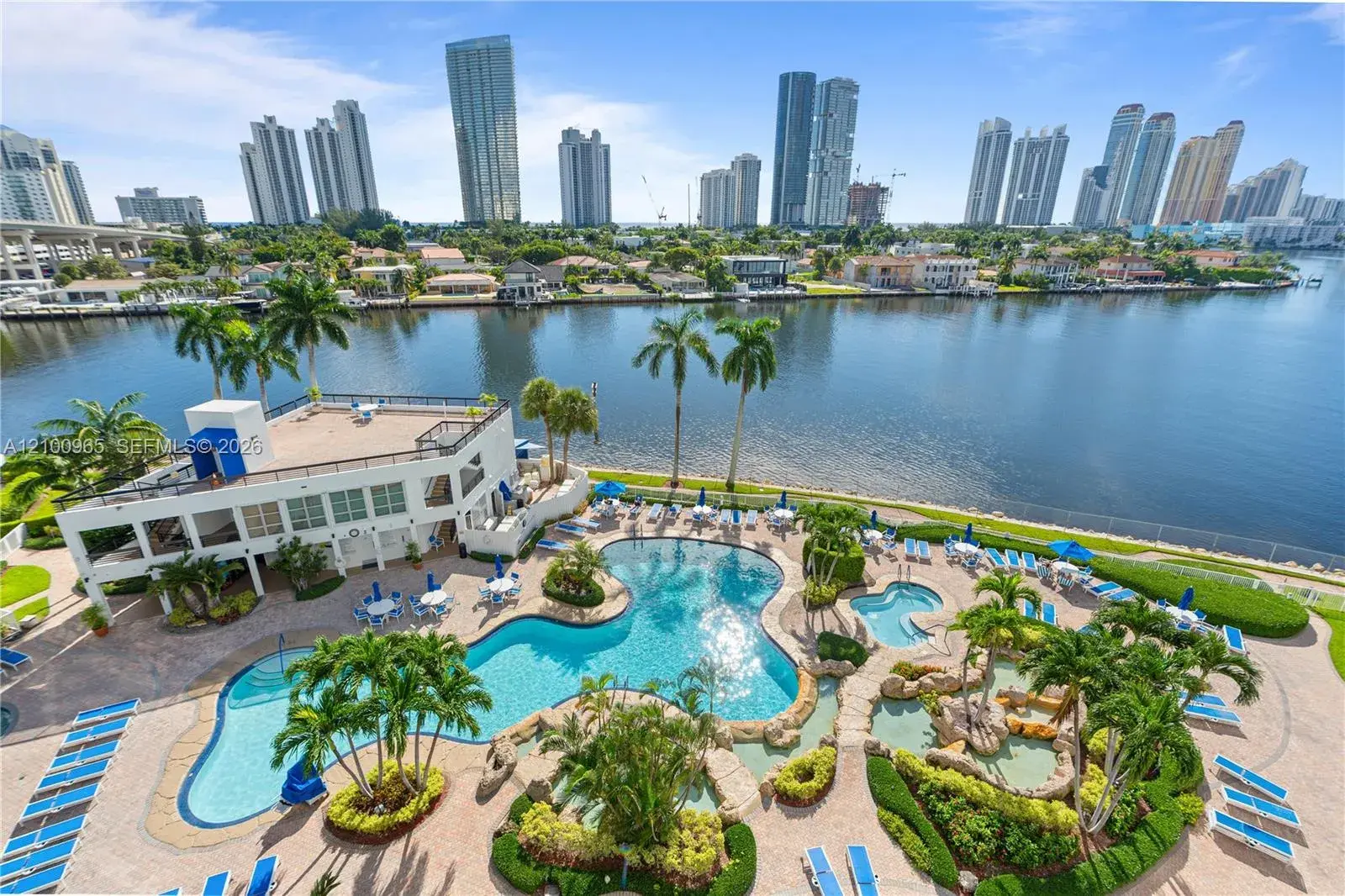 2 bedroom 2 bath Residential for sale at 19101 NE 36th Ct # 808, Aventura FL 33180