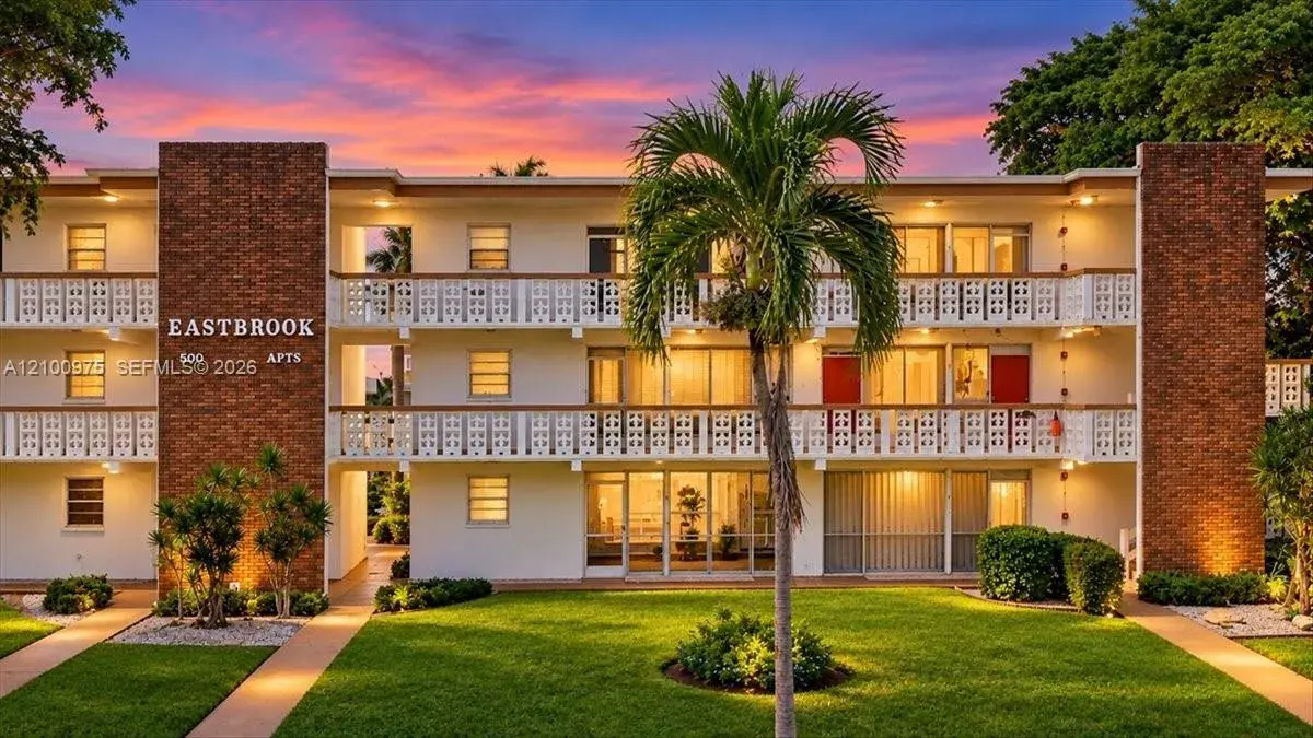 2 bedroom 2 bath Residential for sale at 500 S Luna Ct # 3, Hollywood FL 33021
