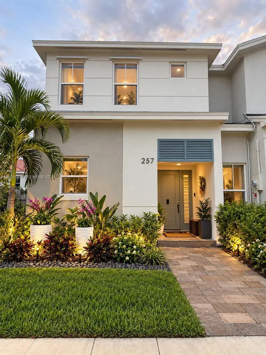 3 bedroom 2 bath Residential for sale at 257 NE 3rd Ct, Florida City FL 33034