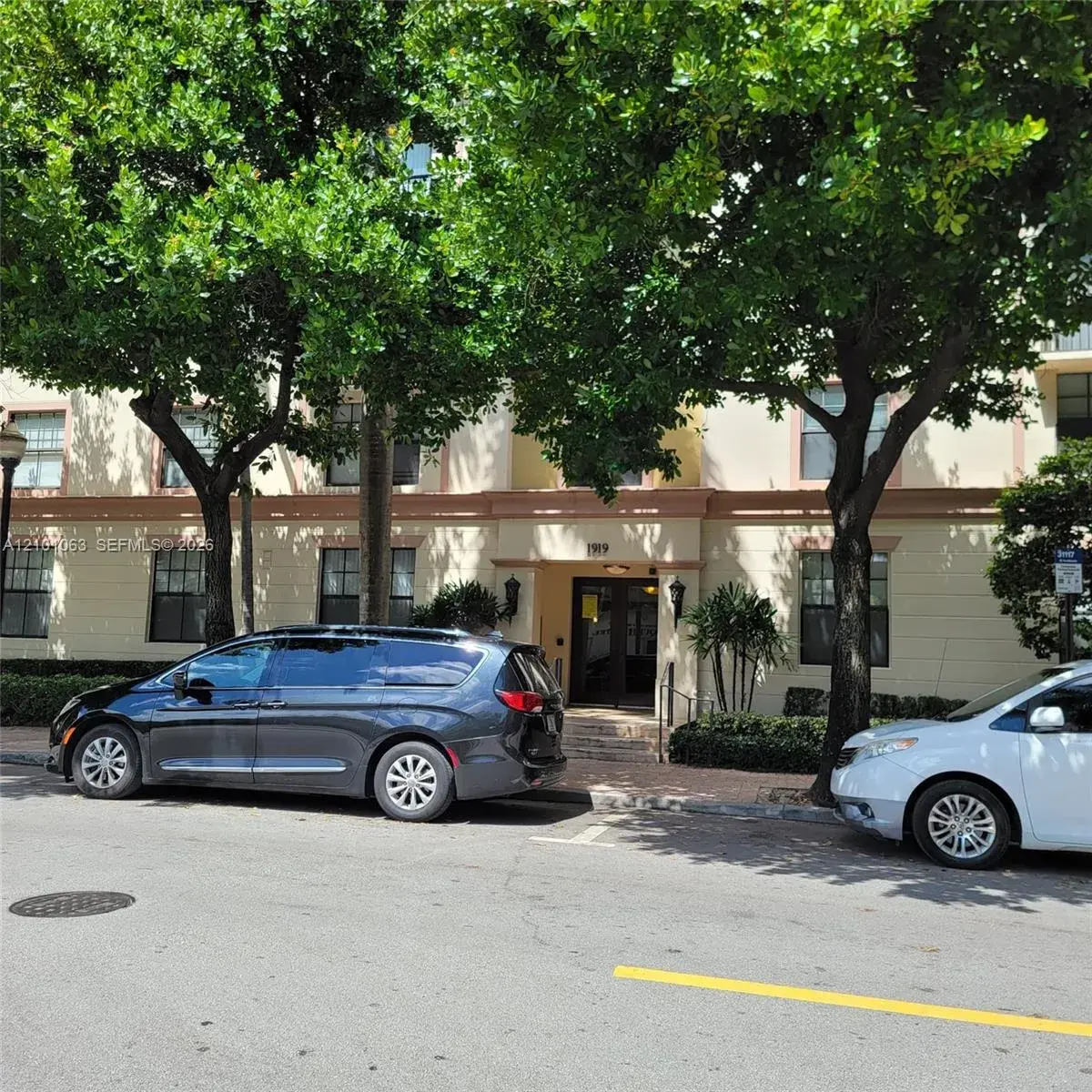 1919 Van Buren St # 813A, Hollywood FL 33020
