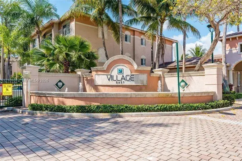 2 bedroom 2 bath Residential Lease for rent at 2005 SE 10th Ave # 417, Fort Lauderdale FL 33316