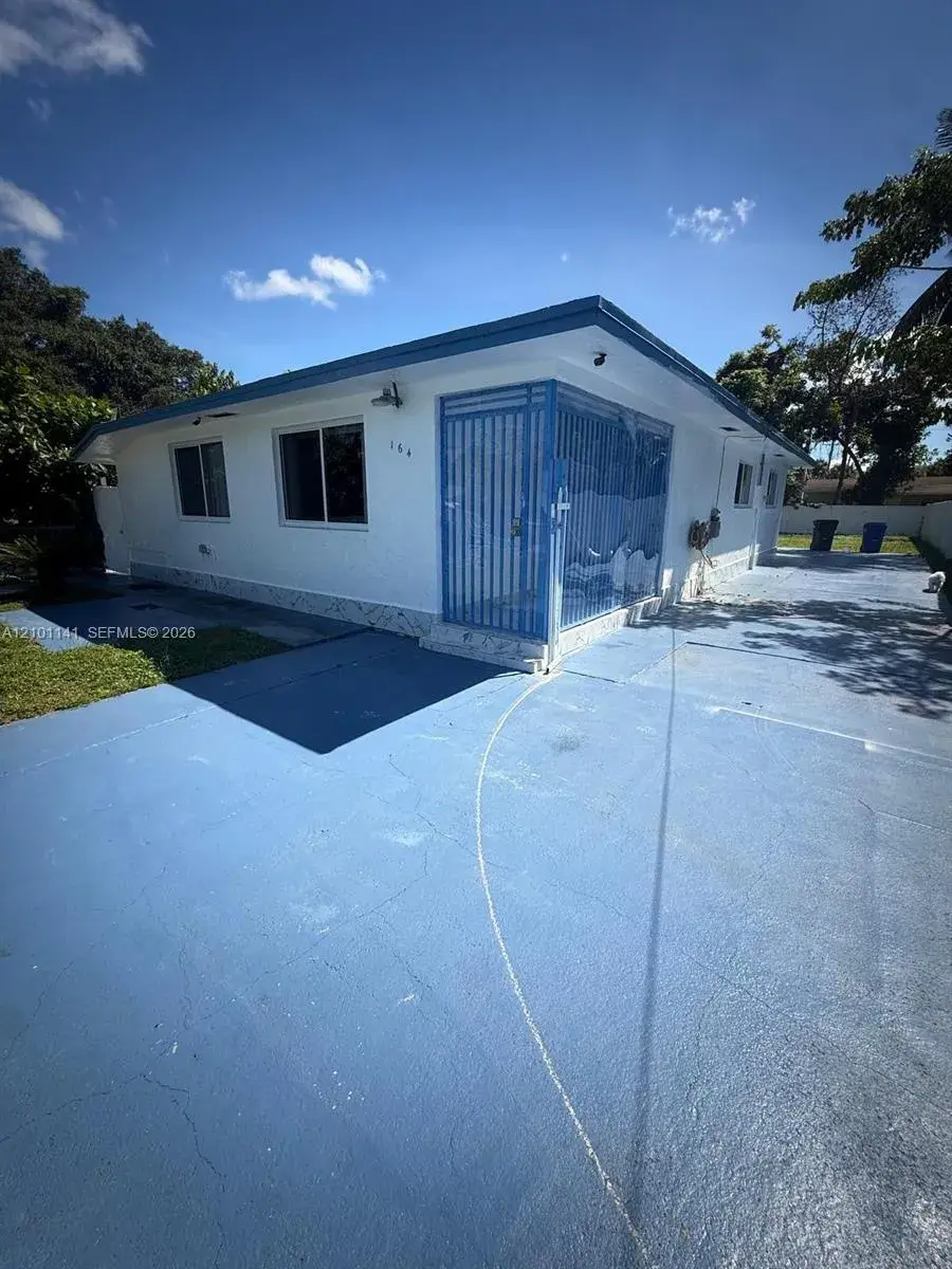 164 NE 169th St, North Miami Beach FL 33162