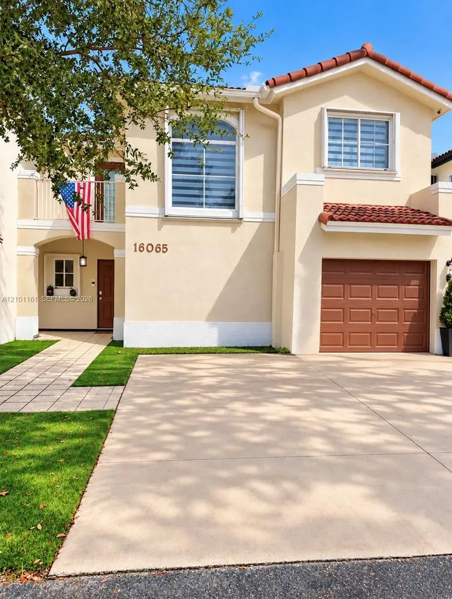 3 bedroom 2 bath Residential for sale at 16065 SW 86th Ln, Miami FL 33193