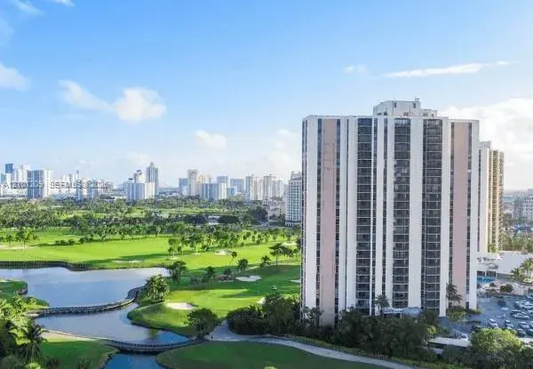 2 bedroom 2 bath Residential for sale at 20301 W Country Club Dr # 826, Aventura FL 33180