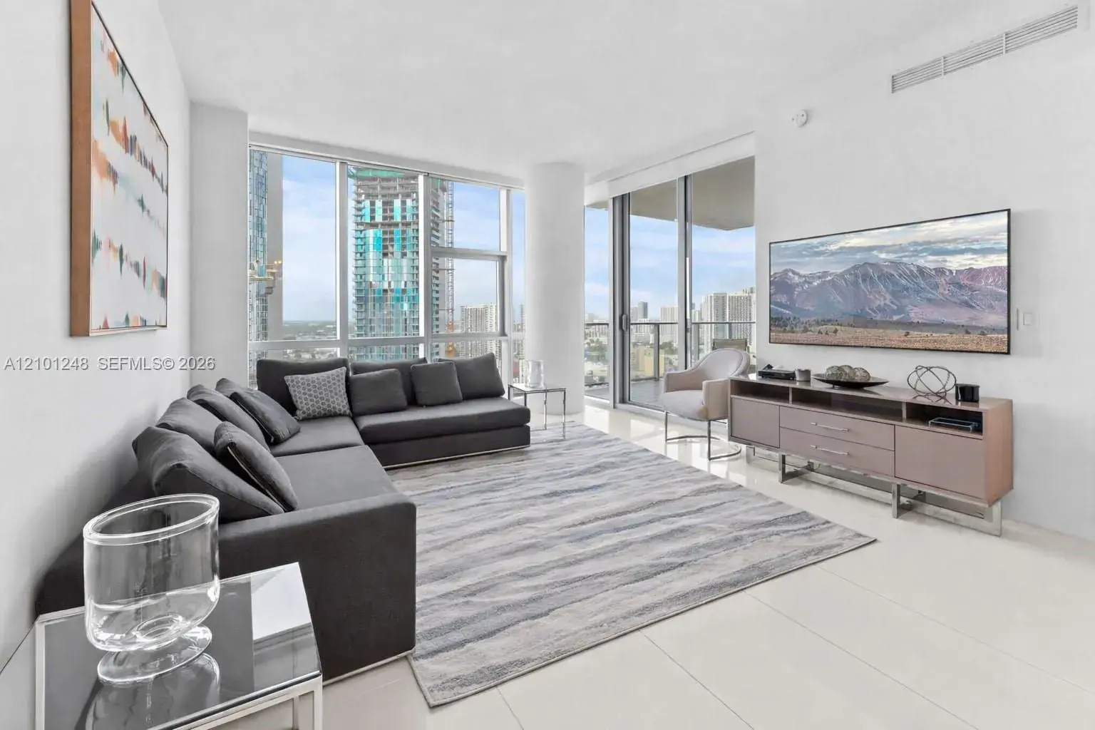 851 NE 1st Ave # 2601, Miami FL 33132