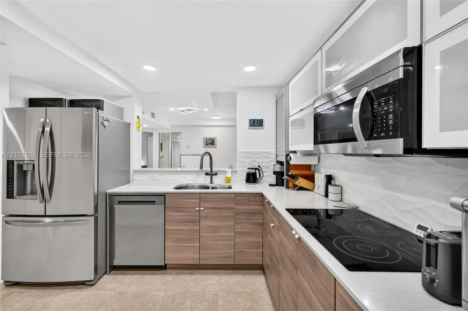 2 bedroom 2 bath Residential for sale at 529 E Sheridan St # 3041, Dania Beach FL 33004