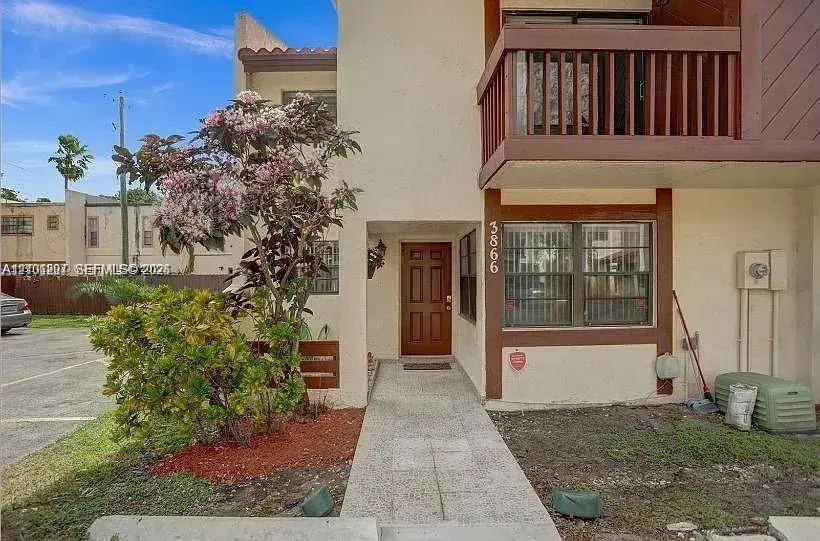 3 bedroom 2 bath Residential for sale at 3866 SW 52nd Ave, Hollywood FL 33023