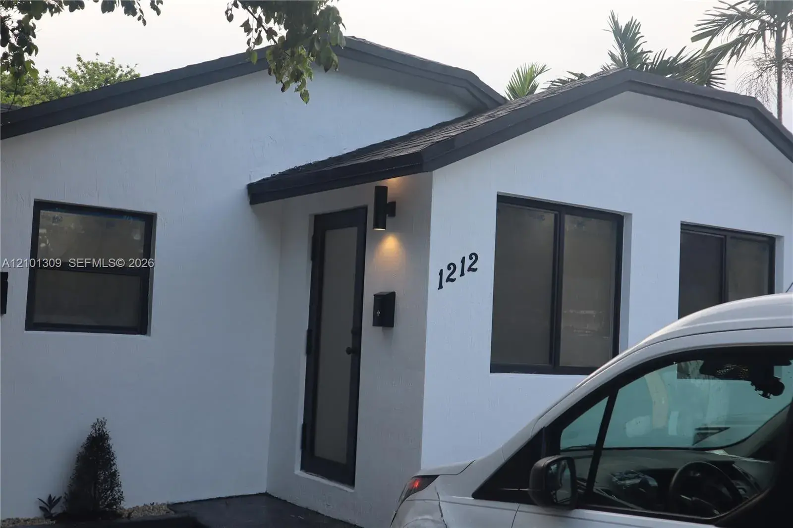 3 bedroom 2 bath Residential Lease for rent at 1212 N 22nd Ave, Hollywood FL 33020