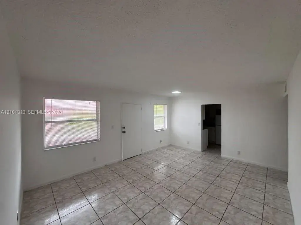2 bedroom 1 bath Residential Lease for rent at 3353 Davie Blvd # 307, Fort Lauderdale FL 33312