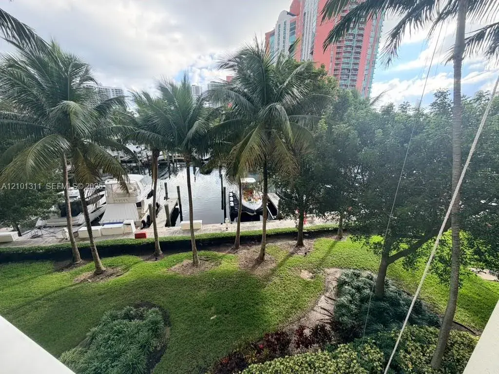 3 bedroom 3 bath Residential Lease for rent at 3340 NE 190th St # 308, Aventura FL 33180