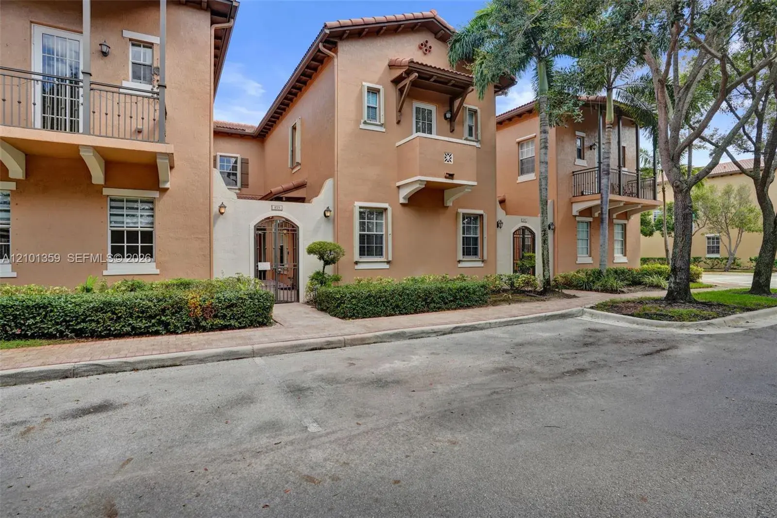 859 SW 147th Ter # 0, Pembroke Pines FL 33027