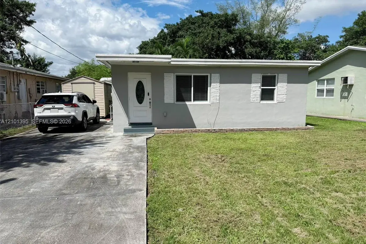 615 Columbus Pkwy, Hollywood FL 33021