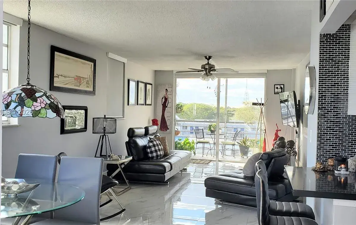 14165 SW 87th St # D501, Miami FL 33183