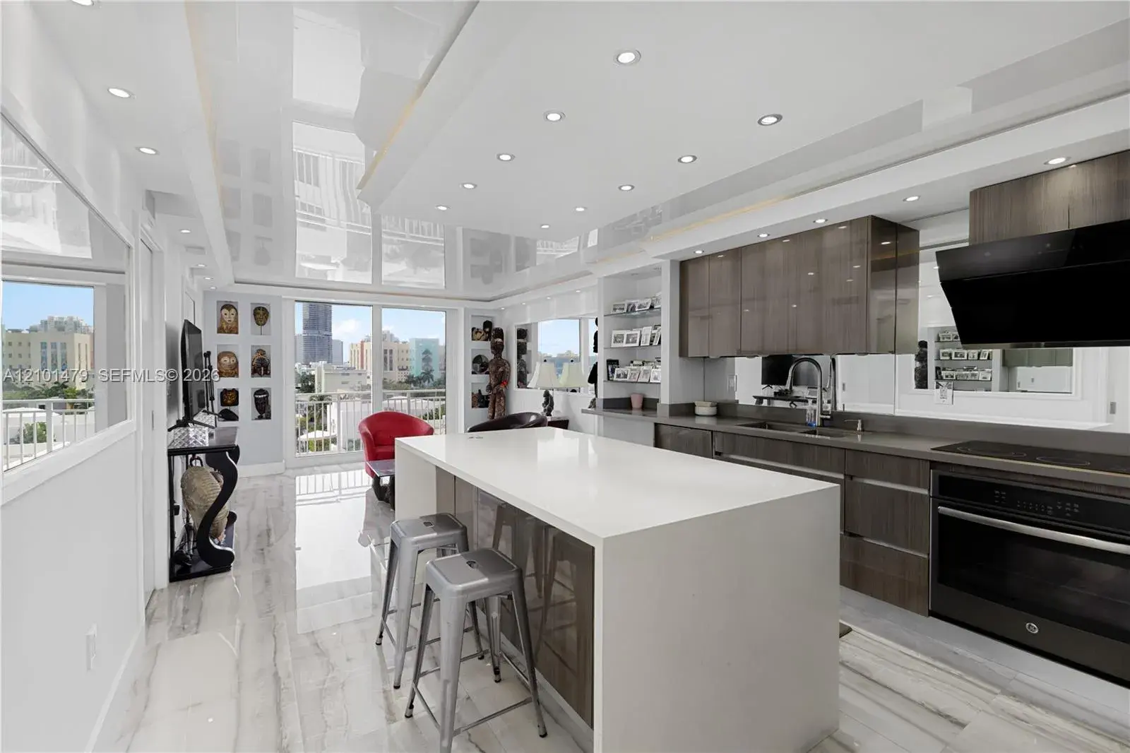 345 Ocean Dr # 705, Miami Beach FL 33139