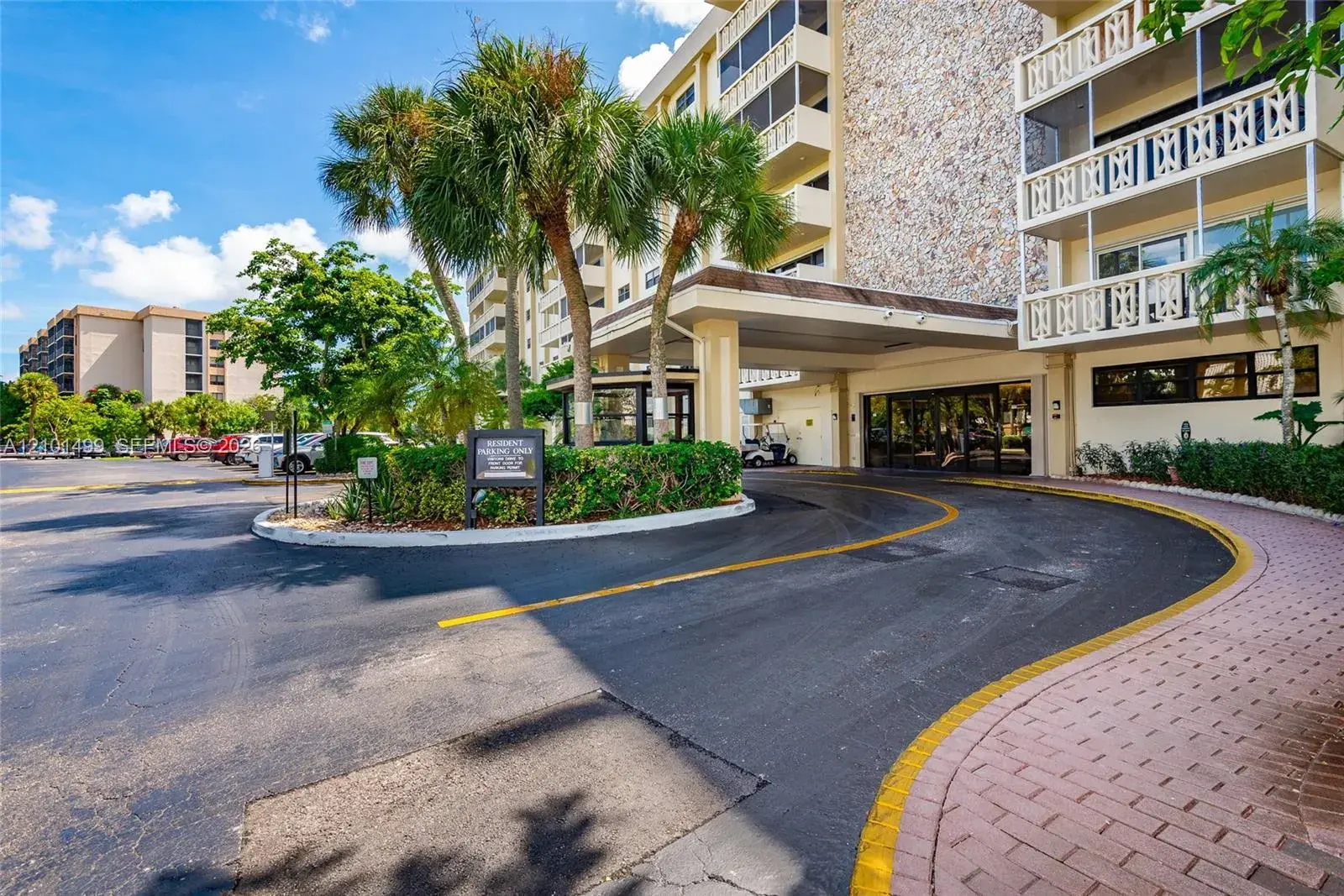 2 bedroom 2 bath Residential for sale at 800 NE 195th St # 408, Miami FL 33179