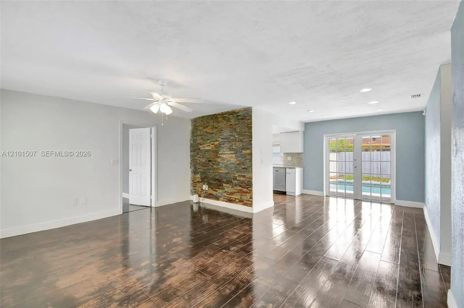 8960 Sunset Strip, Sunrise FL 33322