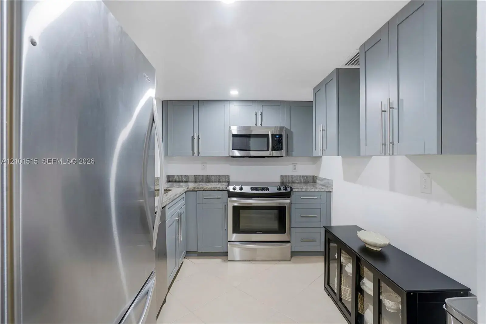 3900 N Hills Dr # 307, Hollywood FL 33021