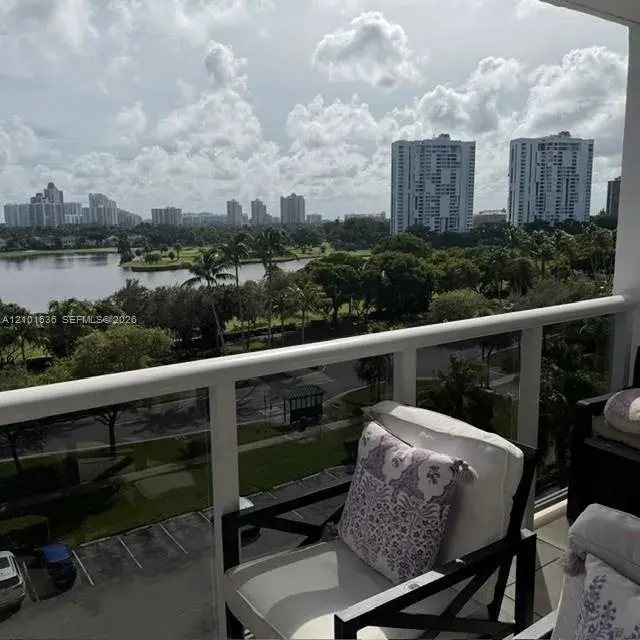 3675 N Country Club Dr # 705, Aventura FL 33180