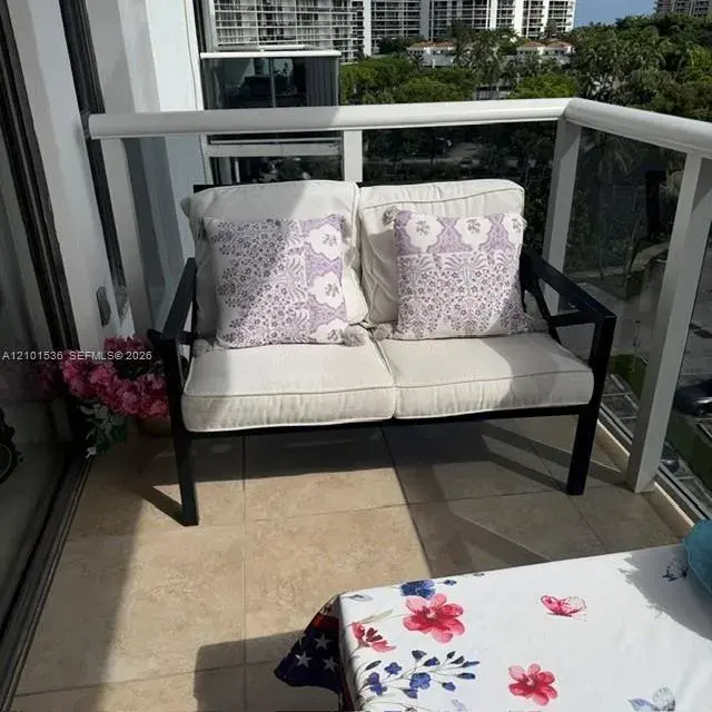 3675 N Country Club Dr # 705, Aventura FL 33180