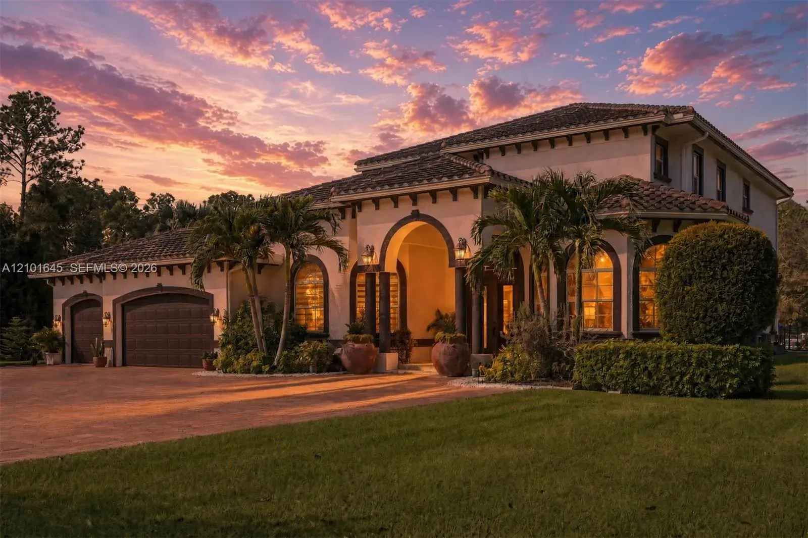 541 SW 17th St SW, Naples FL 34117-3315
