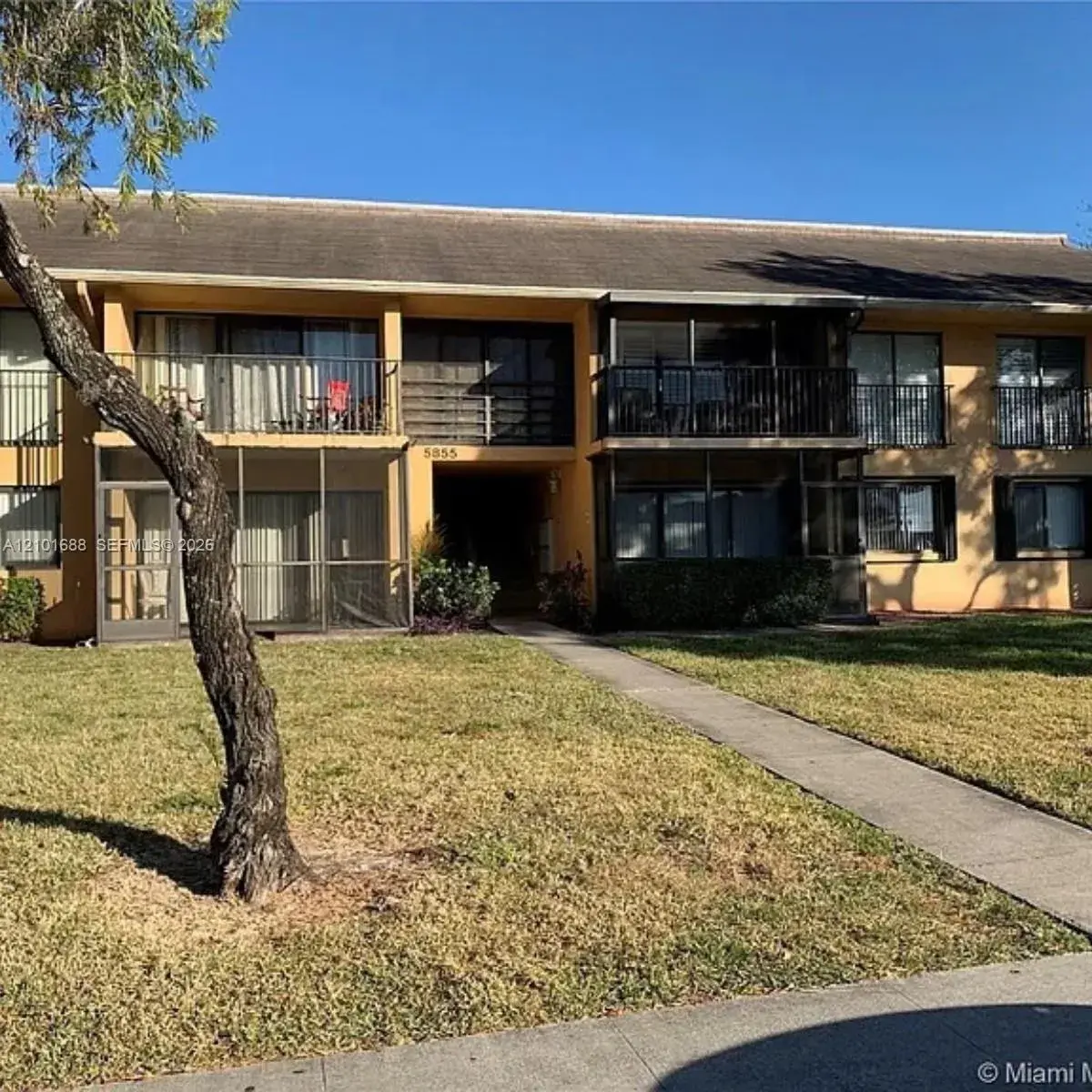 2 bedroom 2 bath Residential for sale at 5855 Washington St # 90, Hollywood FL 33023
