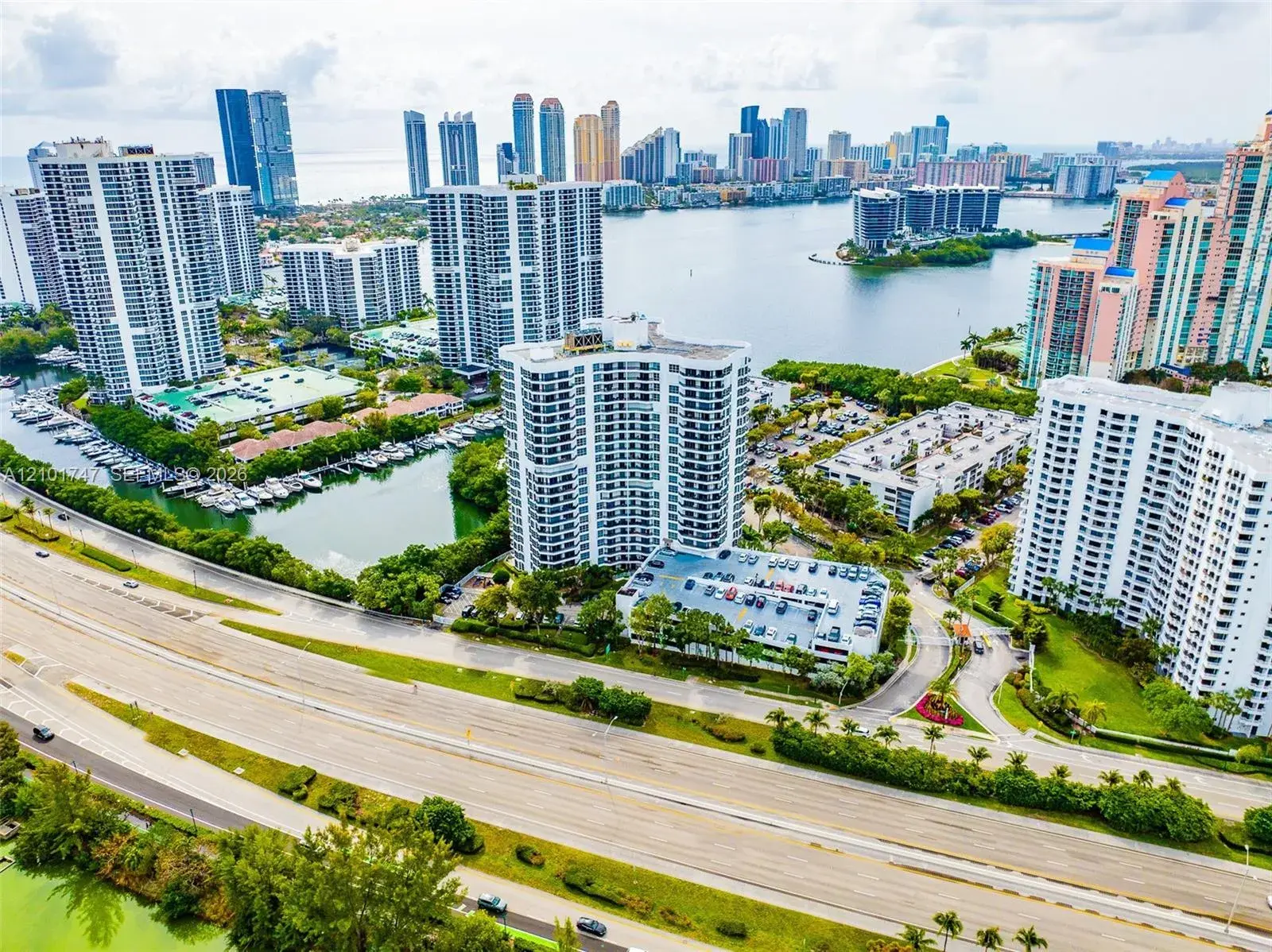 2 bedroom 2 bath Residential for sale at 3400 NE 192 ST # 1905, Aventura FL 33180