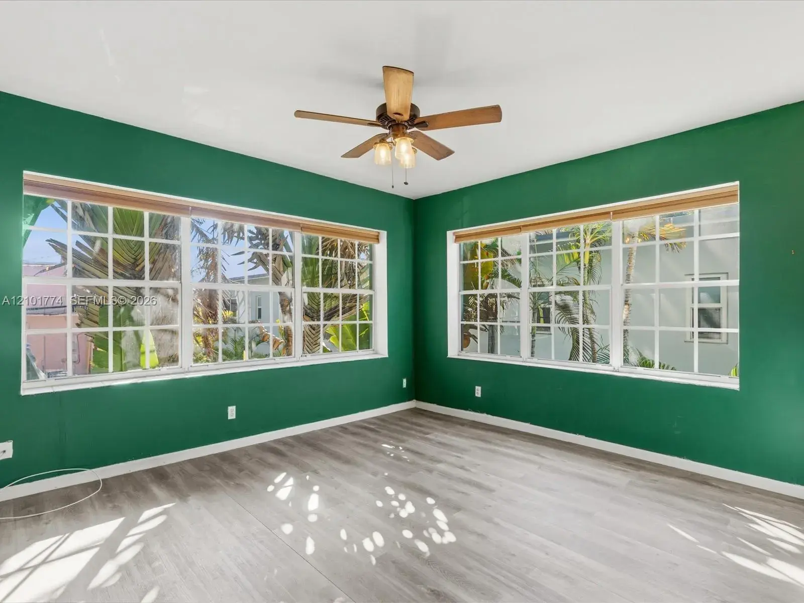 1 bedroom 1 bath Residential for sale at 1523 West Ave # 202, Miami Beach FL 33139