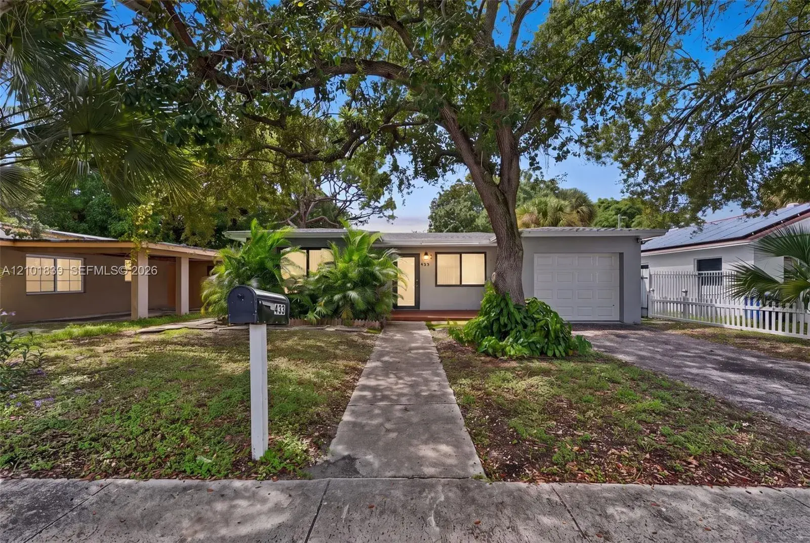 2 bedroom 2 bath Residential for sale at 433 NW 15th Way, Fort Lauderdale FL 33311