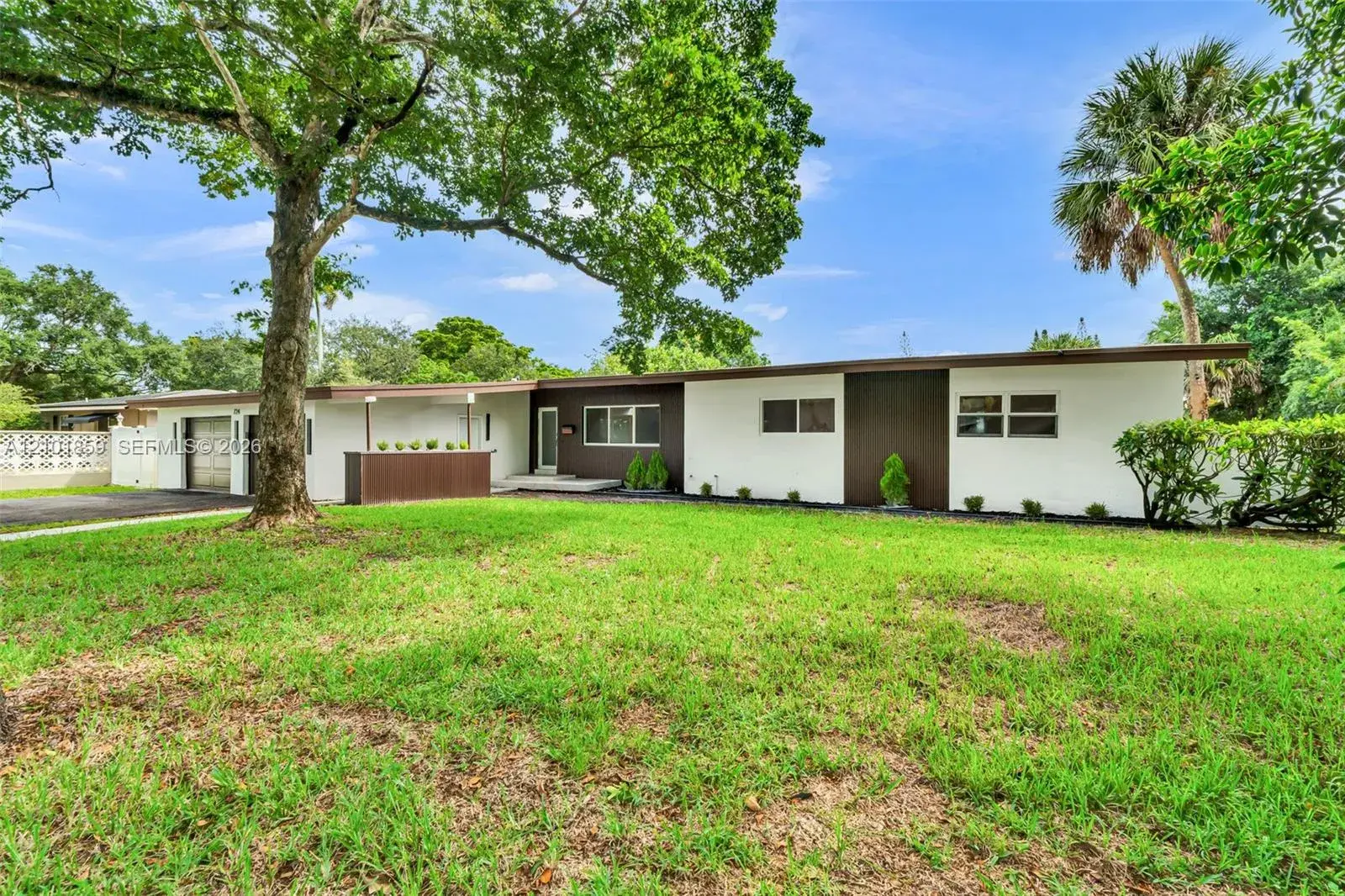724 Garden Ct, Plantation FL 33317