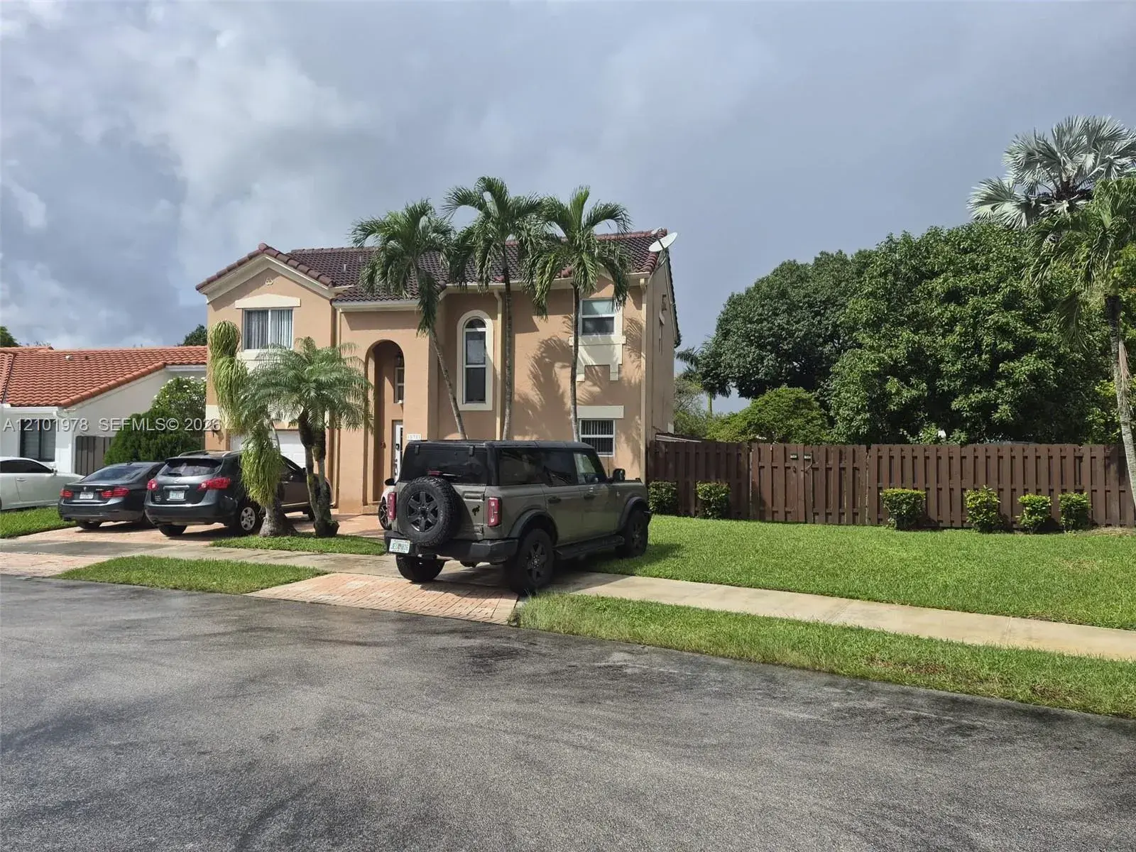 3 bedroom 2 bath Residential for sale at 15351 SW 43rd Ter, Miami FL 33185