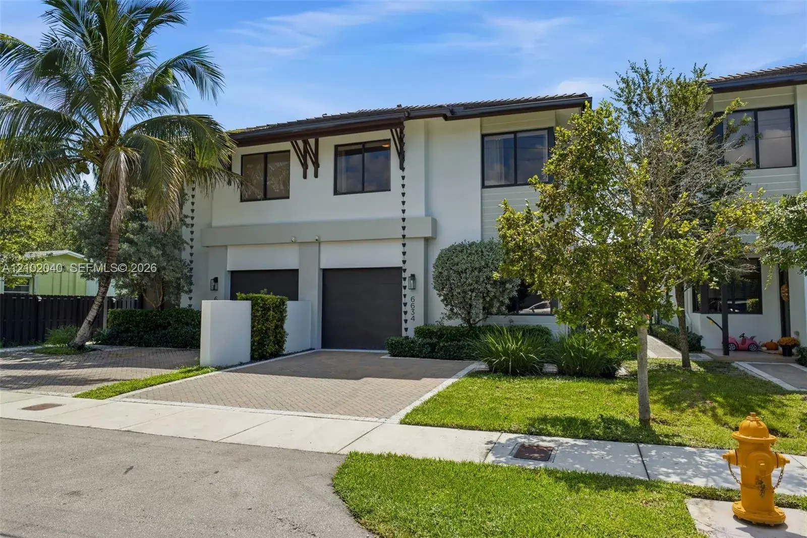4 bedroom 4 bath Residential for sale at 6620 SW 84th St # 6634, Miami FL 33143