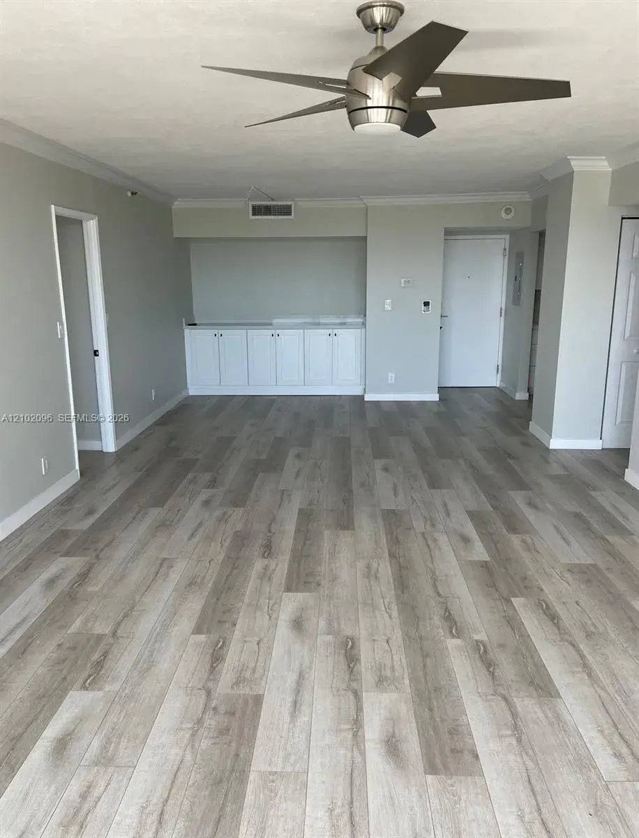 2 bedroom 2 bath Residential for sale at 20225 NE 34th Ct # 1216, Aventura FL 33180