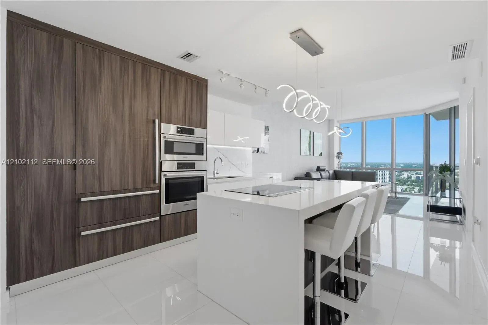 1 bedroom 2 bath Residential for sale at 851 NE 1st Ave # 3906, Miami FL 33132