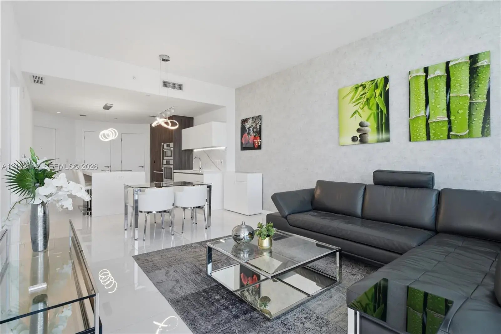 851 NE 1st Ave # 3906, Miami FL 33132
