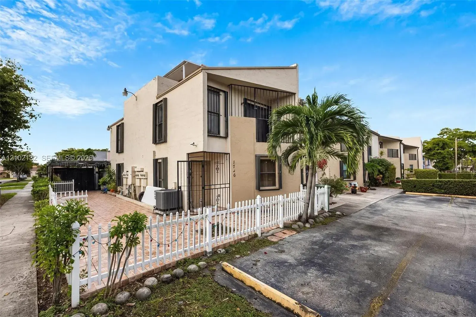 3 bedroom 2 bath Residential for sale at 1746 W 58th St # 1746, Hialeah FL 33012