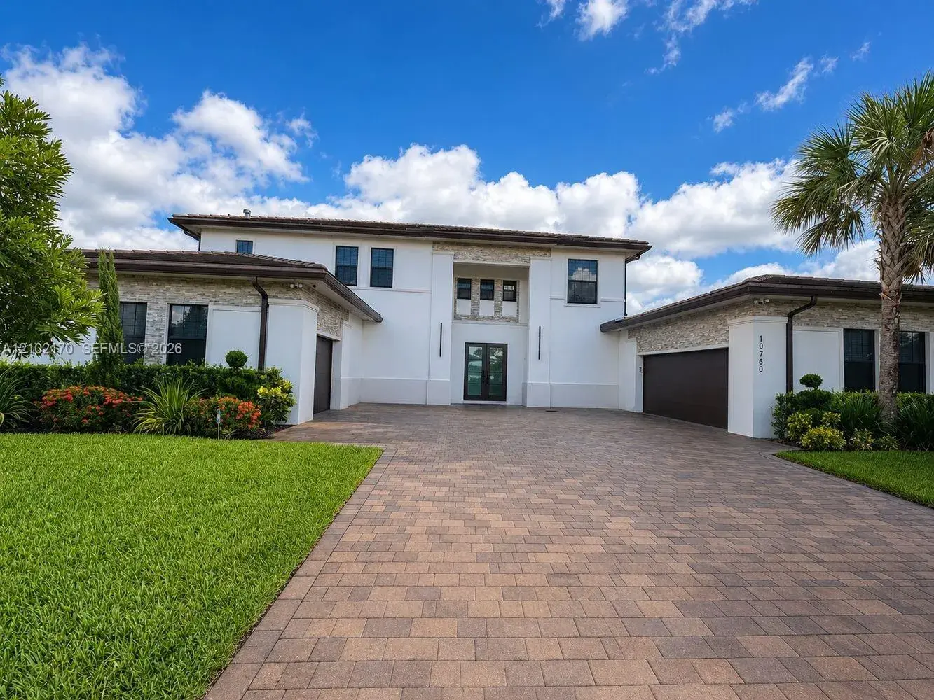 6 bedroom 6 bath Residential for sale at 10760 Breezeway Ln, Davie FL 33324