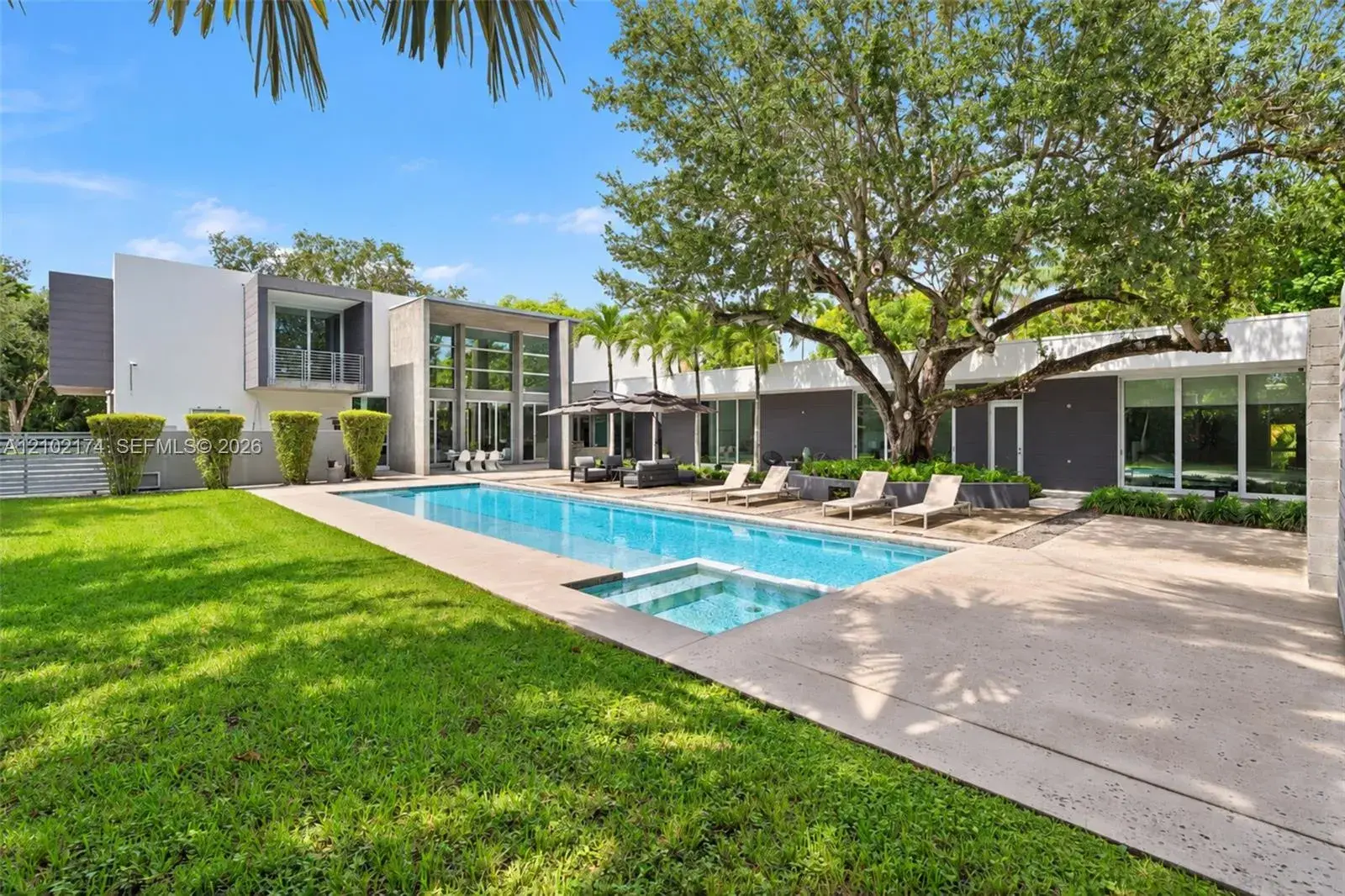 6 bedroom 6 bath Residential for sale at 12625 SW 78th Ave, Pinecrest FL 33156