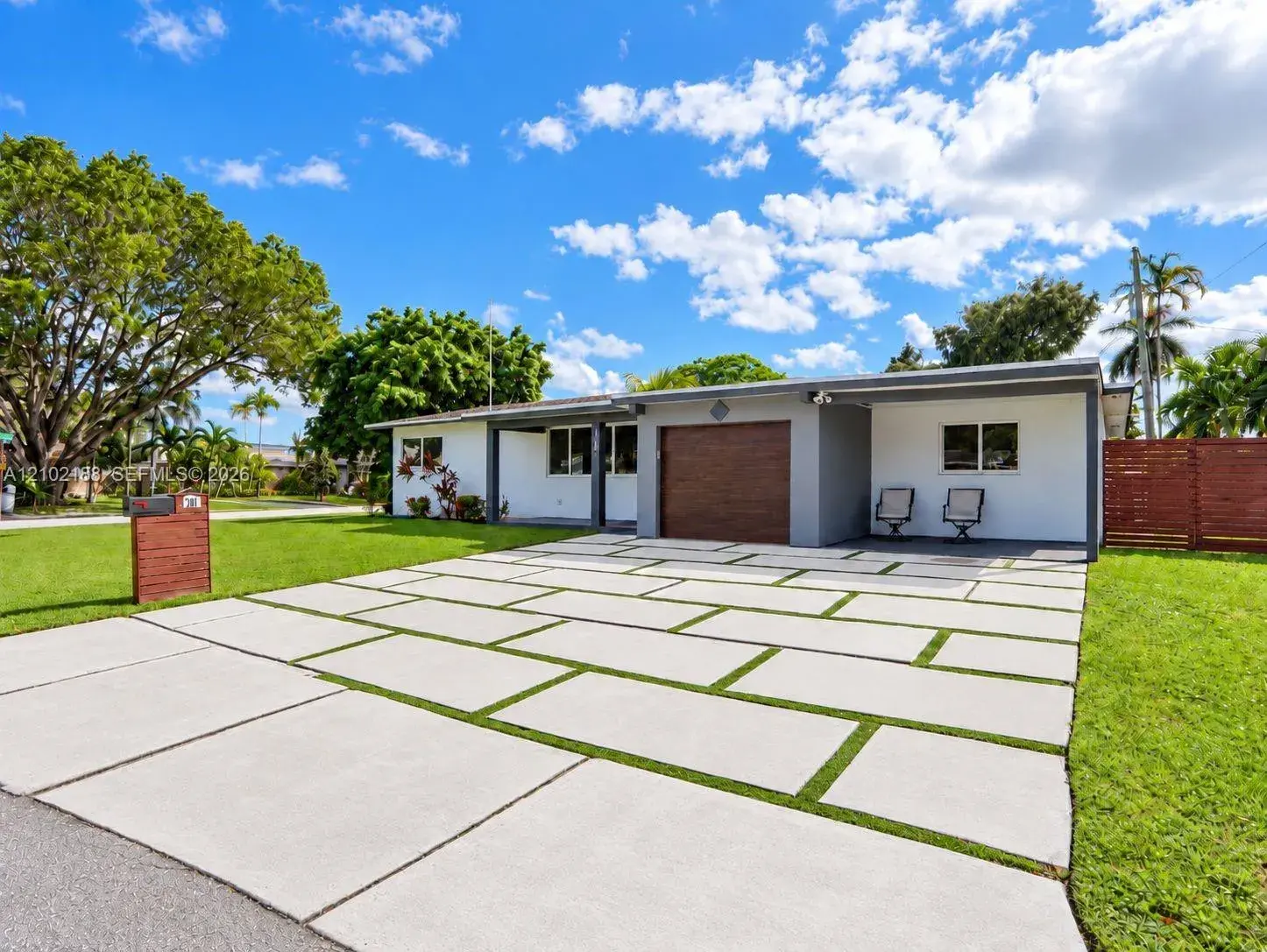 3 bedroom 2 bath Residential for sale at 500 NW 30th St, Wilton Manors FL 33311