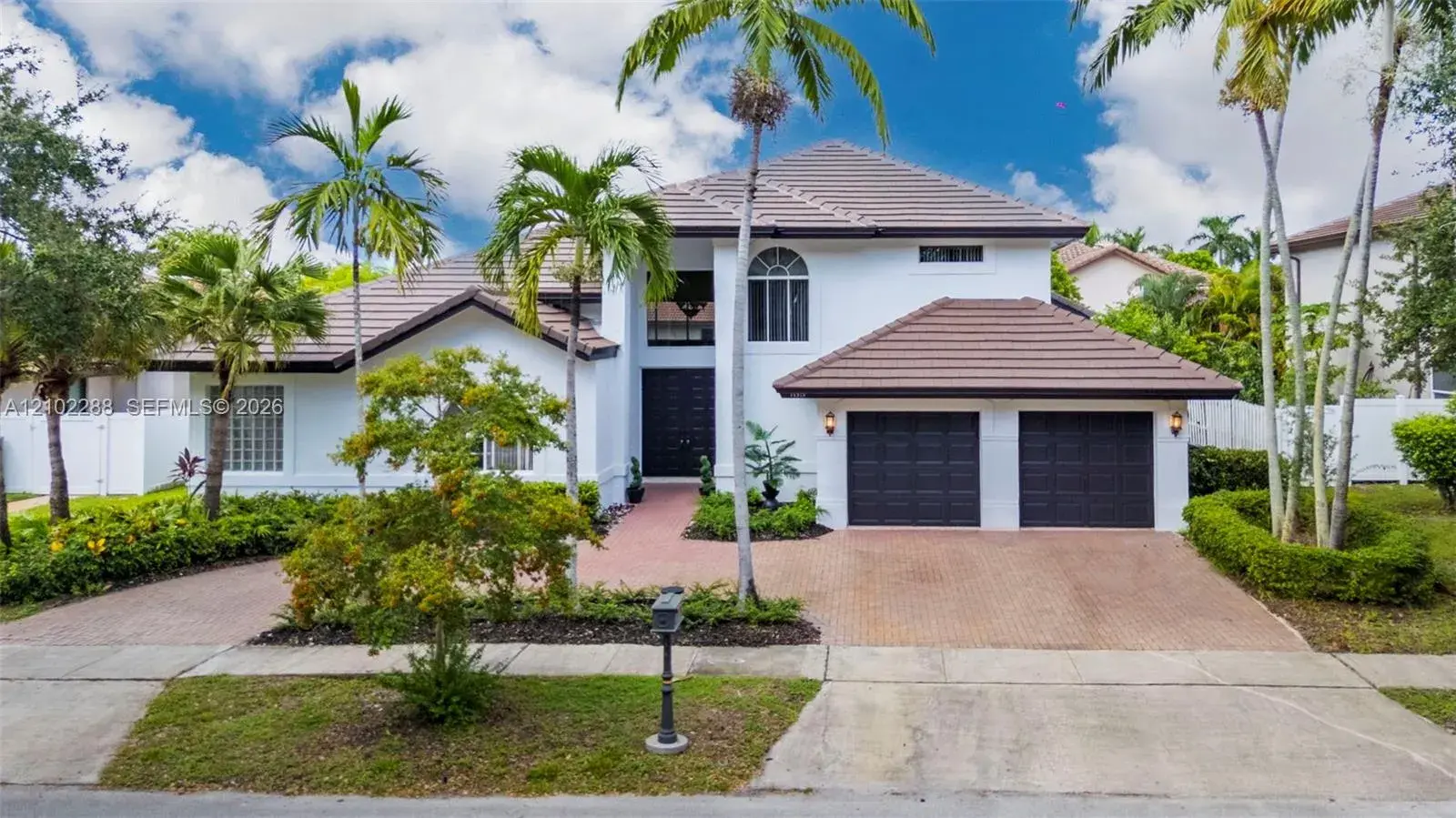5 bedroom 4 bath Residential for sale at 17315 SW 13th St, Pembroke Pines FL 33029